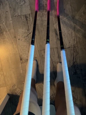 Zone klubbor speed. - Säljer 3 Zone klubbor. 2 av säsongen 25/26 och en av den nya säsongens 26/27. 2500kr för alla 3