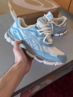 Nya Asics nyc gel  - Nya oandvända Asics nyc gel skor