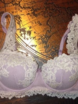 Intimissimi BH storlek 75B - Lila intimissimi BH som inte längre säljs. Jag säljer den då den inte passar. Använd fåtal gånger. 