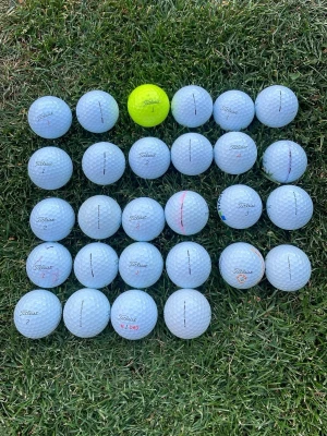 Titleist PRO V1/PRO V1X - Säljer 28 stycken pro v1/pro v1x bollar i A/B klass hör av er vid frågor