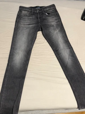 Gråa Replay Jeans - Gråa Replay Jeans W31 L34