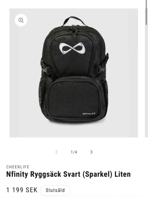 Nfinity svart glittrig ryggsäck - Svart Nfinity ryggsäck glittrig. Helt oanvänd. Nypris- 1199. Hör av dig privat för flera bilder och om du har frågor😊Tyvärr sitter inte prislappen kvar.