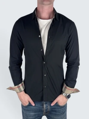 Burberry skjorta - Storlek: S || Skick: Mycket bra|| Nypris: Ca 5000kr || Följ för liknande produkter 🌊🍾