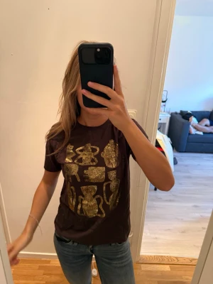 Snygg t shirt  - Från Zara 