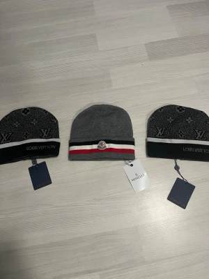 Mössor  - 250kr/styck. Helt nya 