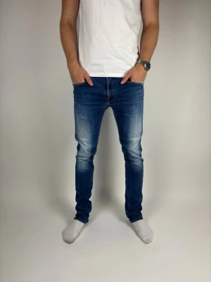 Replay jeans grover - Storlek: W32 (38,5cm), L32(104cm) || Skick: Mycket bra skick|| Nypris: Ca 1500kr || Följ för liknande produkter 🌊🍾