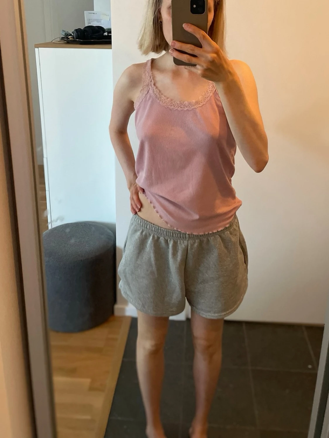 Grå mjuka shorts med resårmidja