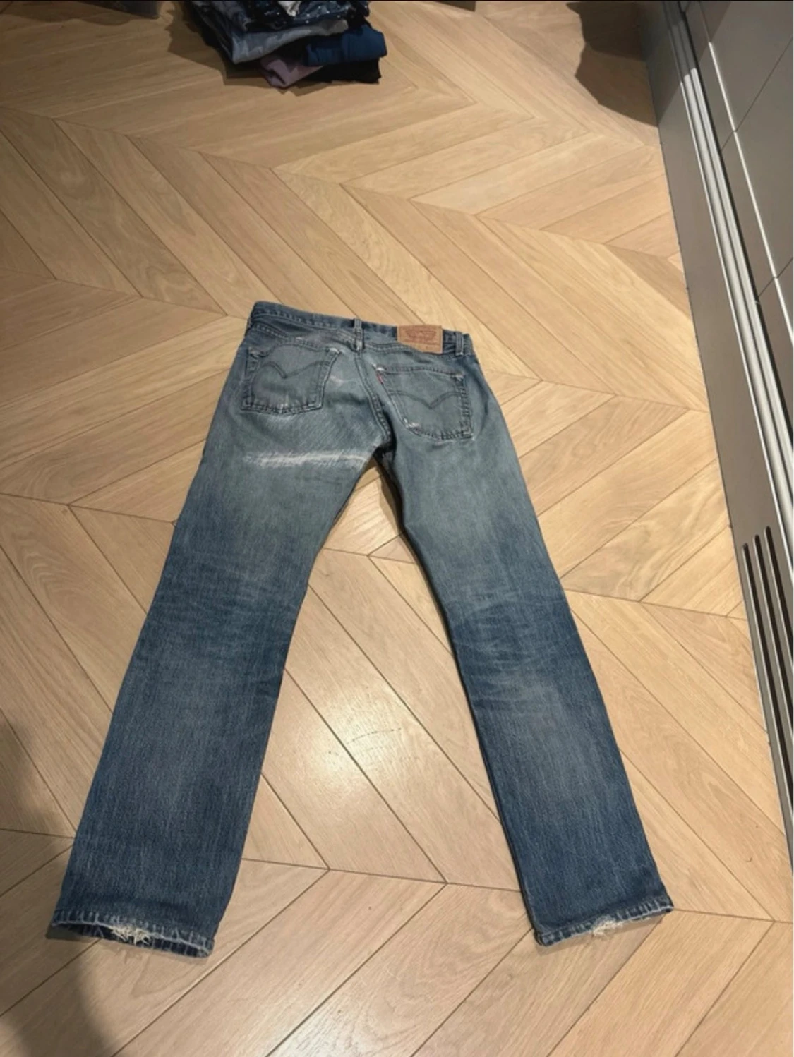 Galet snygga Levis med slitningar - 3