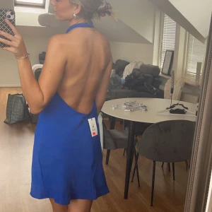 Klänning - Jättefin blå klänning från bikbok, köpte på rea men aldrig använd!💙💙