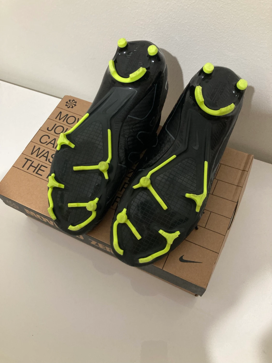 nike-performance-mercurial-zoom-vapor-15-academy-mg-fotbollsskor-fasta-dobbar-blackdark-smoke-greysummit-whitevolt - 90