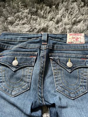 True religon jeans - Säljer dessa true religon jeansen som jag köpt hör på plick för att jag inte riktigt är nöjd med hur dem sitter på mig. 