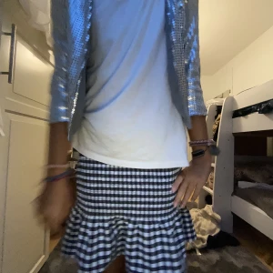 coolaste fest koftan!  - Den finaste mest coolaste fest koftan! Såsåsåsåååå fin verkligen! Asså wooow! Så fin med en kort kjol och snygga höga skorrrrr❤️❤️🥰🥰