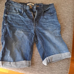 Jeansshorts  - Jeansshorts i fint skick stl M