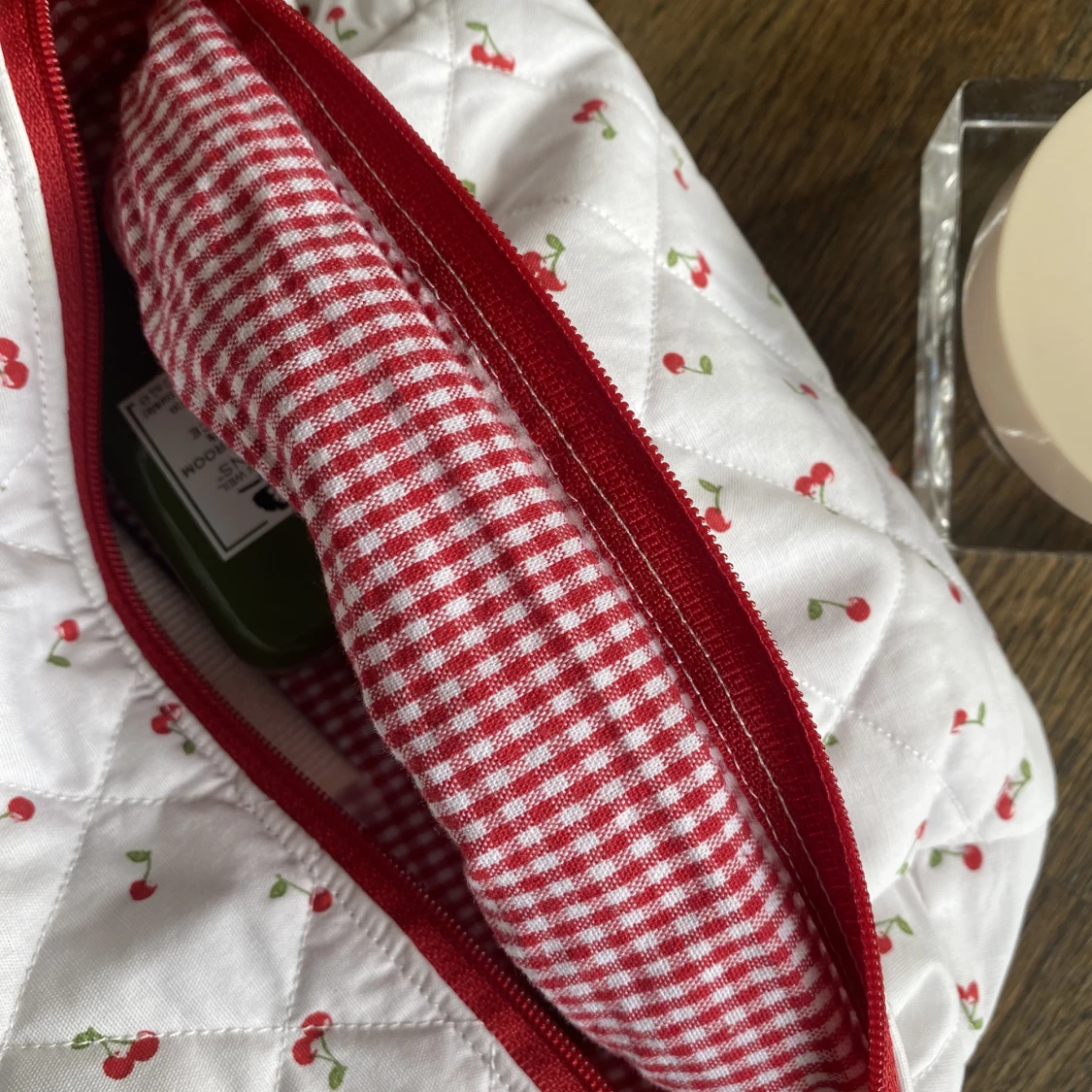 Necessär med körsbärstyg - 91