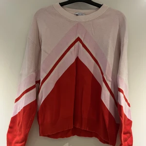 Färgglad tröja från Paris Atelier  - Fin tröja säljes 