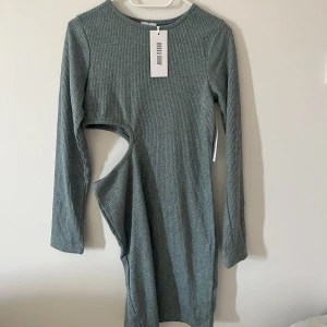 Klänning  - Helt ny 