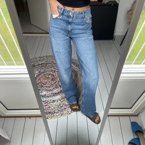 Jeans  - Jeans från bershka, midwaist  Oanvända med prislappen kvar