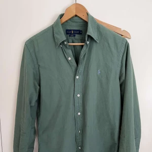 Ralph lauren skjorta - Köpta på Ralph lauren butiken i London, Testad då den inte passad. Storlek S slim fit, skriv för frågor eller fler bilder