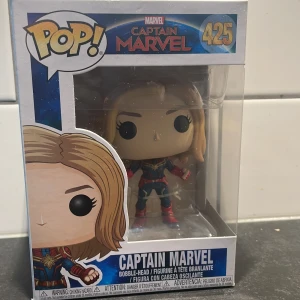 Captain Marvel pop Figur - Köpte den när den kom ut, inte öppnat lådan 