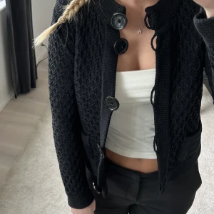 Dagmar kofta - Såå fin kofta från Dagmar som tyvärr inte kommer till användning. Storlek M men skulle säga att den är mer som en XS/S. 