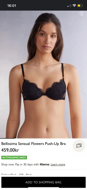Intimissimi Bh - Säljer en jättefin bh  från intimissimi, ”Bellissima Sensual Flowers Push-Up Bra”. Säljer pågrund av att jag fick fel storlek och kunde sen inte returnera produkten. Kom gärna med eget bud!💕