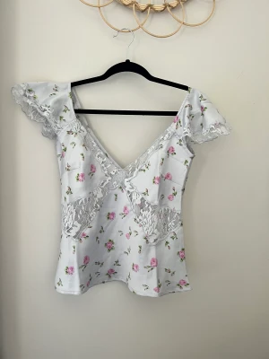 Vintage topp - Aldrig använd, bara testat!  Stor v-ringning