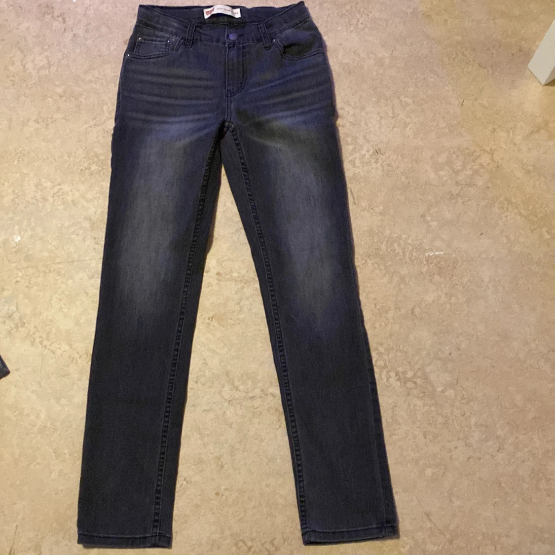 Helt nya Levis byxor (Stockholmar still till killar)