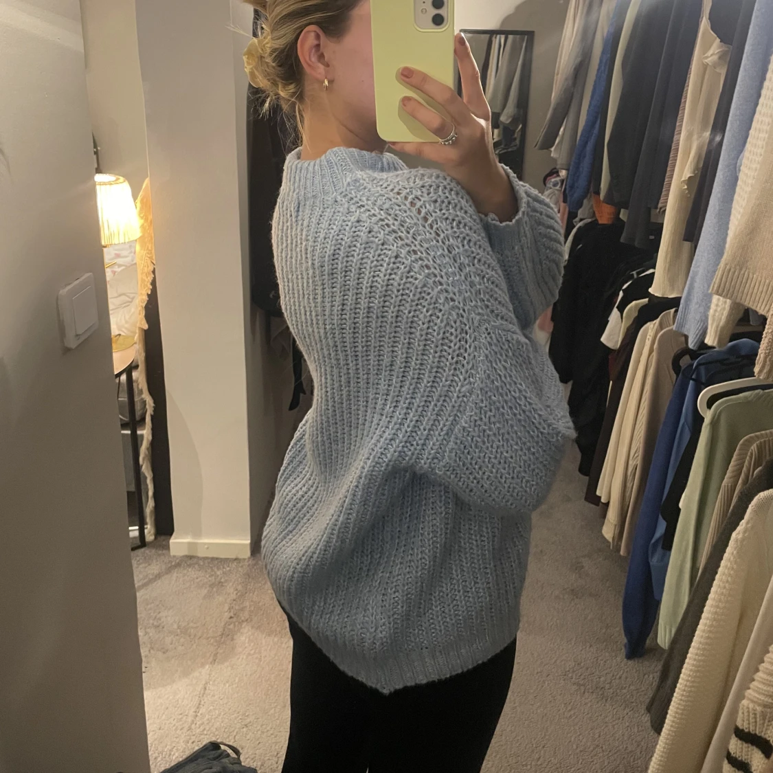 Blå stickad tröja  - 91