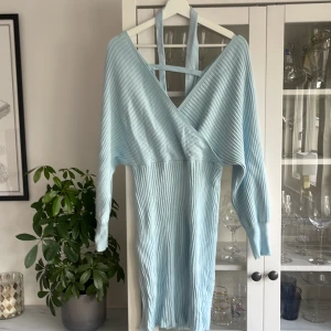 Klänning  - Klänning knappt använd hade den på 2 tillställningar under graviditeten. 