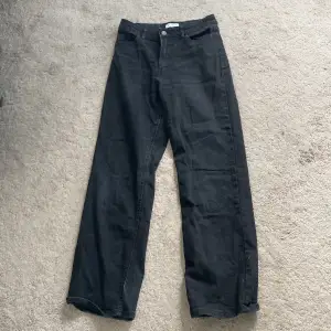 Svarta jeans från Lindex 