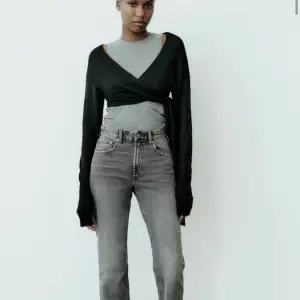 Zara jeans i storlek 38. Knappt använda. Pris 300 + frakt. Kontakta mig vid intresse eller nytt pris 