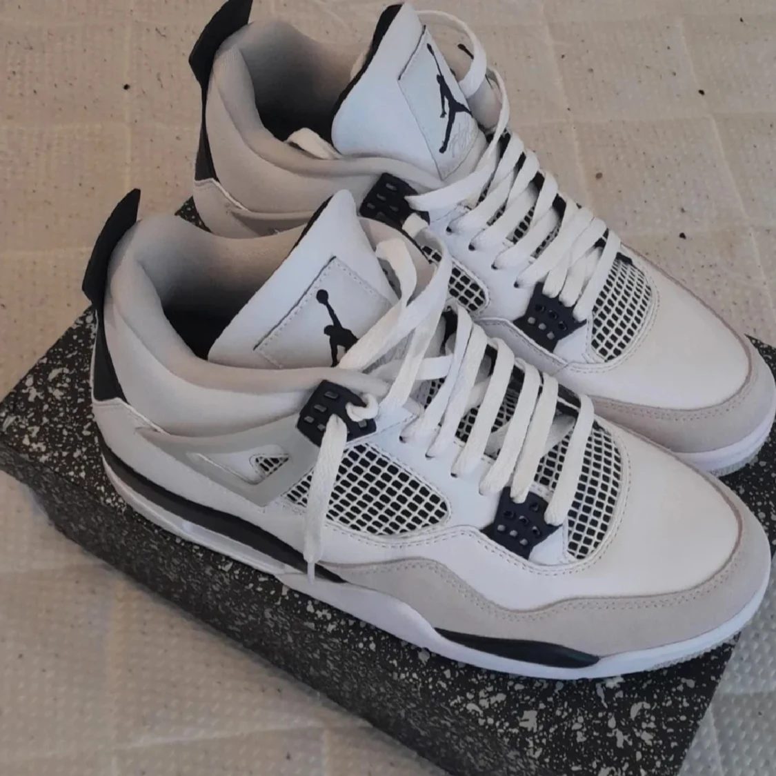 JORDAN 4S MILLITARY BLACK  - 91