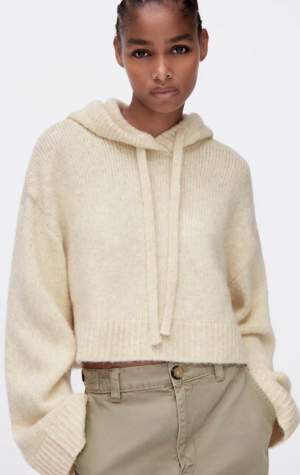 Stickad hoodie från Zara, storlek xs/s