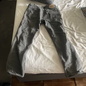 Sweet sktbs jeans - Säljer dom för dom är försmå, 700kr st kostar dom i affäfern säljer dom 400 för båda 