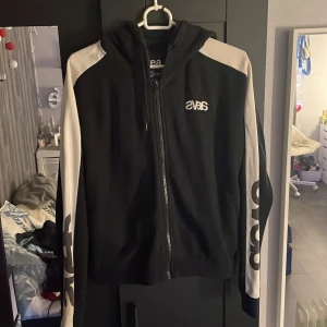 Fin tröja från SVEA - Nästan aldrig använd