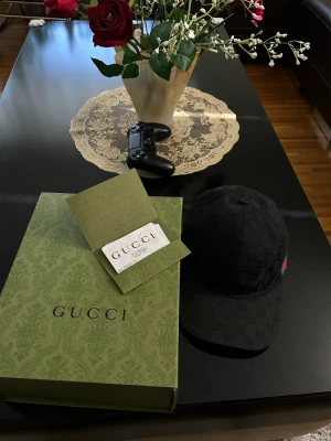 Gucci keps L - Gucci keps storlek Large, kvitto och box medföljer. 