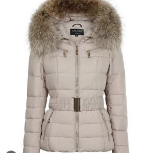 Hollies jacka - Hollies jacka i stl 38❤️nypris 5198:- mitt pris 1000:- äkta päls