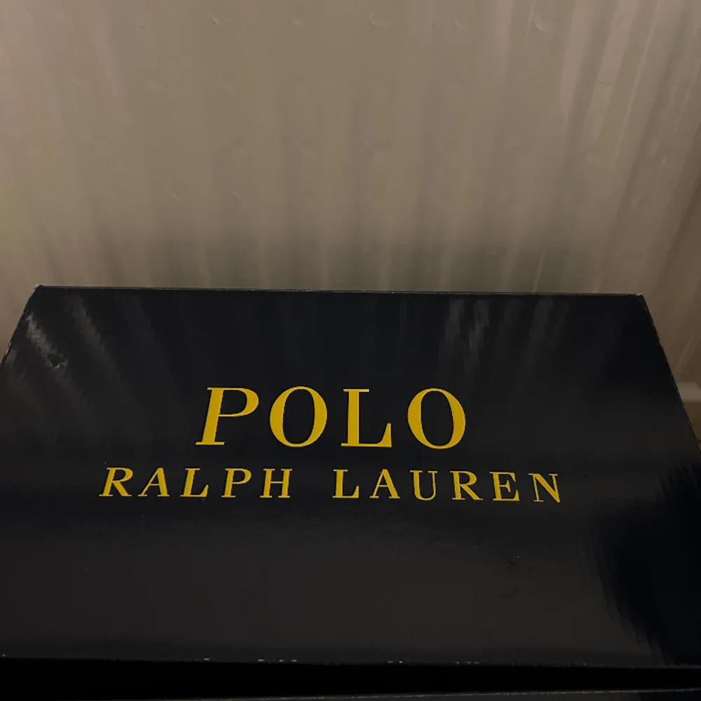 Helt nya: Slutsålda Online Polo Ralph Lauren Longwood Unisex - Sneakers - Classic Drab: Grön Mocka . Skor.