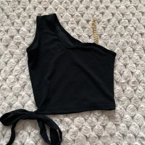 Topp - Säljer denna supersnygga tröja i storlek Xs, jätte bra skick 