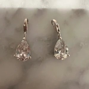 Thomas sabo, droppar, berlocks - Berlocker från thomas sabo gäller endast 1 stycken.  Kan säljas styck dock ger jag billigt paketpris givetvis. Fint skick