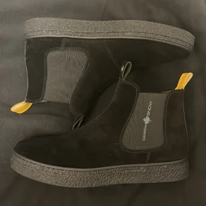 Canada snow skor - Tja jag säljer ett par grichhhia skor dem är använda två ggr.Vi kan snacka om priset 💸 och dom passa stort 