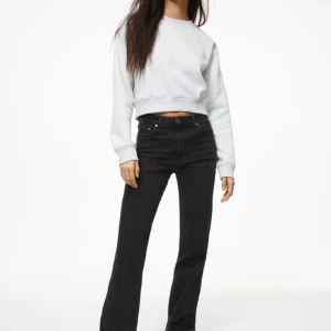 Jeans  - Ett par helt oanvända svarta jeans från HM, råkade klicka hem två och returkvittot slänges. Super snygg passform.  Perfekt basic 