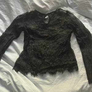 Svart spetströja - Spetstopp! Fin till exempelvis nyår!!