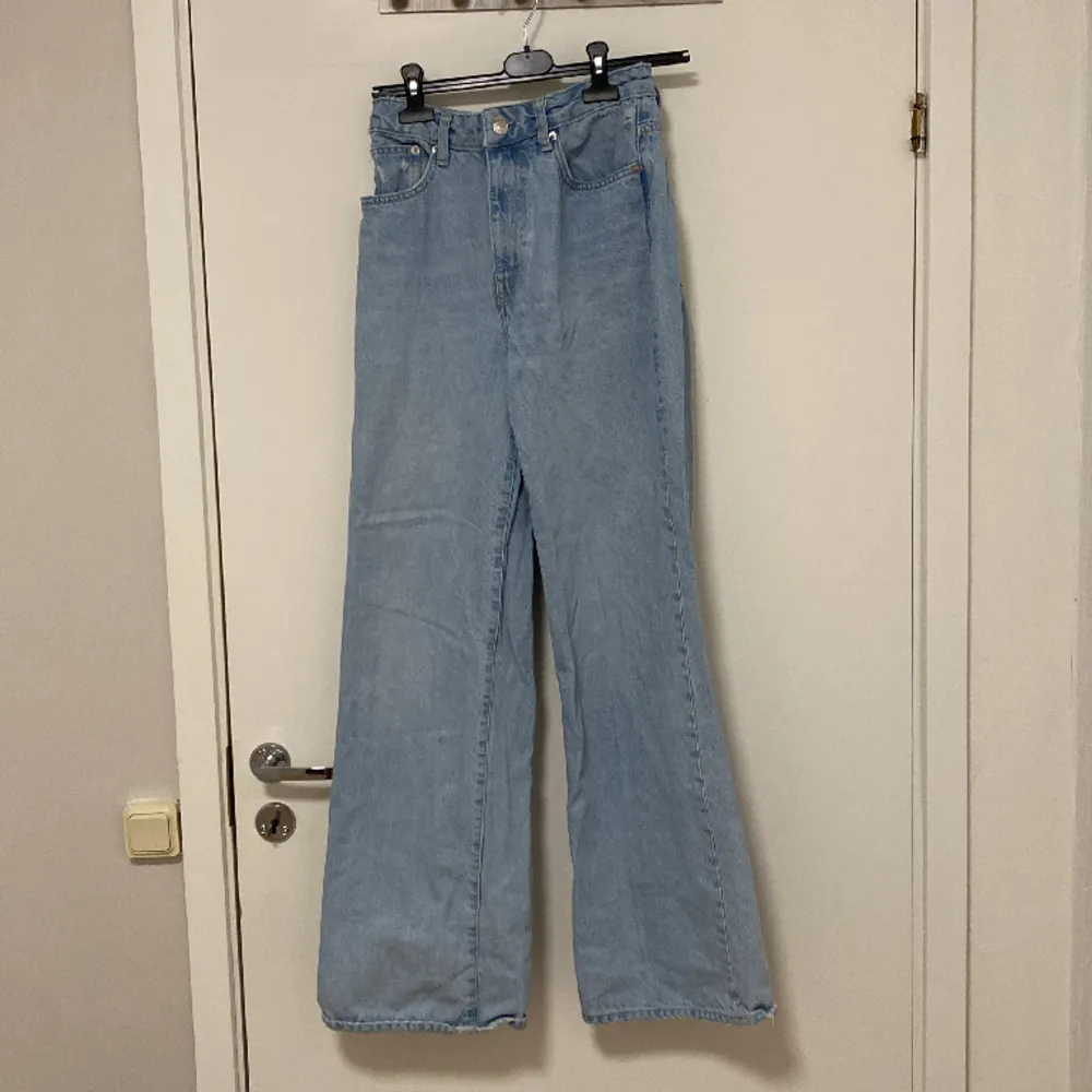 Strightleg jeans från lager 157. Jättefina på och är i storleken M. 💕. Jeans & Byxor.
