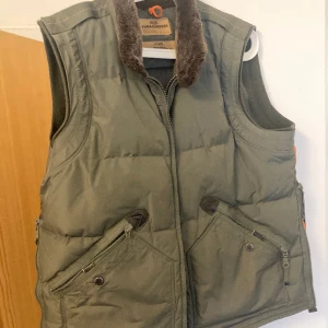 Parajumper väst  - Parajumper väst 