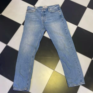 Jack & Jones Jeans - Jack @ Jones Jeans som är använda mycket men fortfarande fina, lite knölig men tvätta dom en gång så är dom fin.