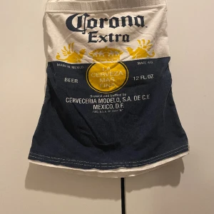 Corona extra topp - Denna coola topp är köpt från humana men kommer inte till användning💓