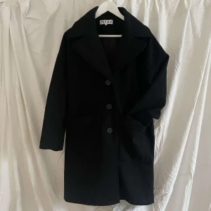 Kappa - Kappa från STAY i strl S (stor i storlekk). 