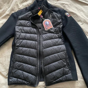 Parajumpers Jayden Cardigan Svart - Svart Parajumper Jayden  Youth Large men passar som M (större S)