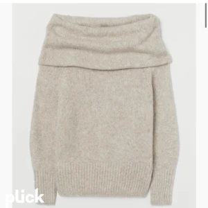 SÖKER - Hej! Jag söker en sån här tröja i storlek xs färg kvittar. Ny skick 